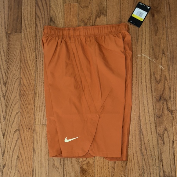 Nike Active shorts - Picture 2 of 2